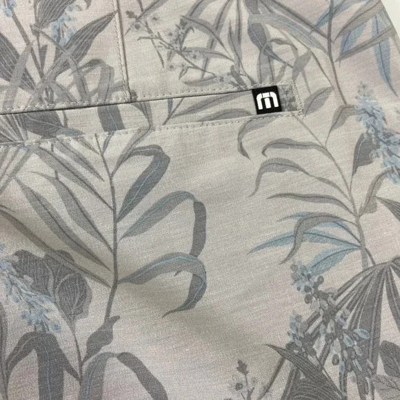 Travis Mathew Coastal Canyon Heather Light Grey Floral Shorts Mens Size 34 Chino - Picture 6 of 8